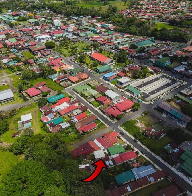 La Fortuna Donwtown Dreams Exterior photo