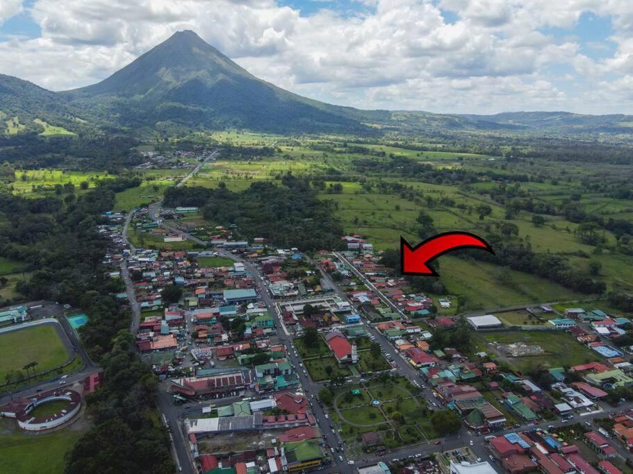 La Fortuna Donwtown Dreams Exterior photo