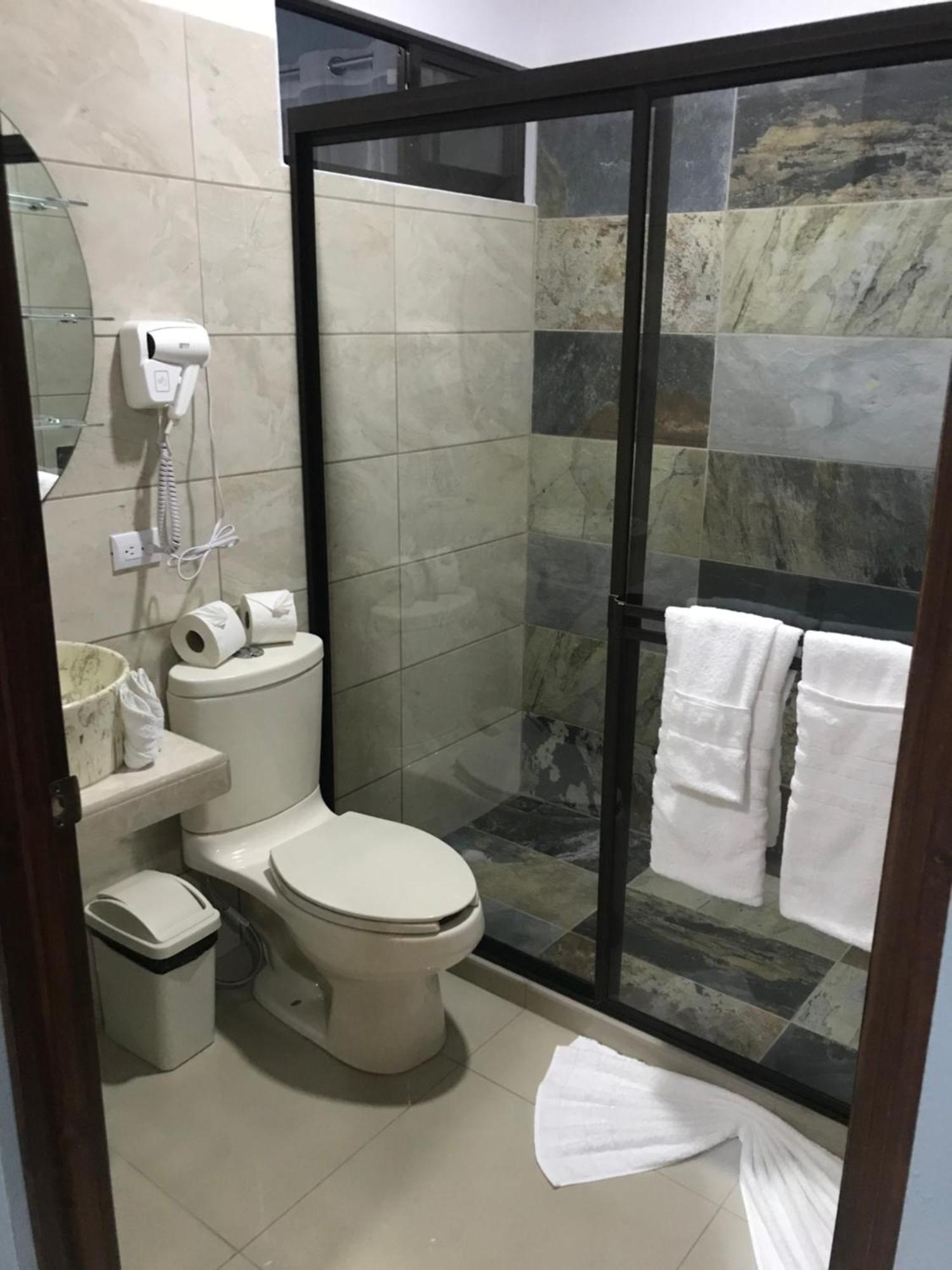 La Fortuna Donwtown Dreams Exterior photo