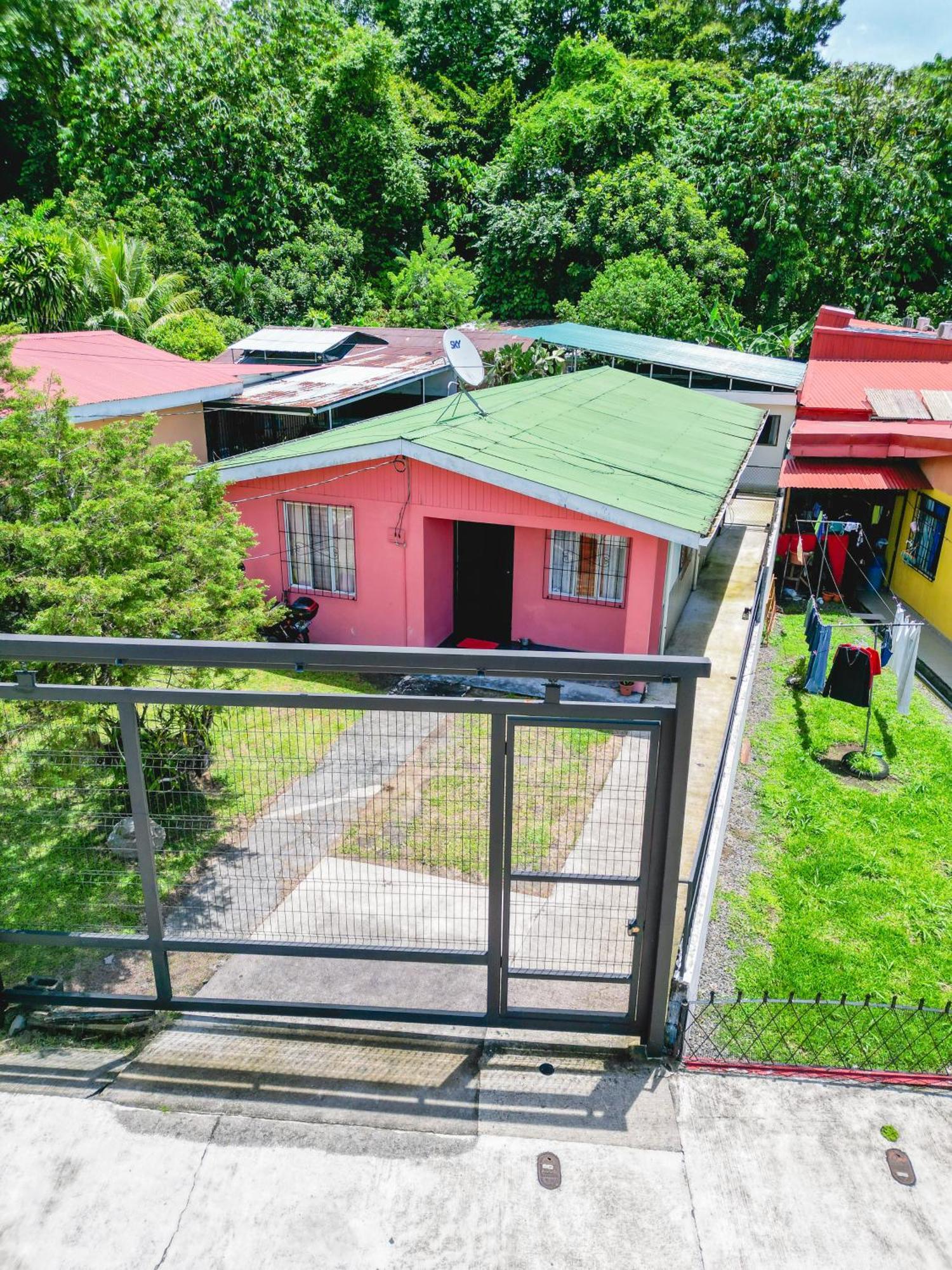 La Fortuna Donwtown Dreams Exterior photo